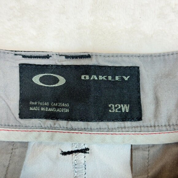 Oakley Bermuda Plaid Shorts Gray Golf Casual Active Wear Men’s Size 32W - Picture 5 of 12